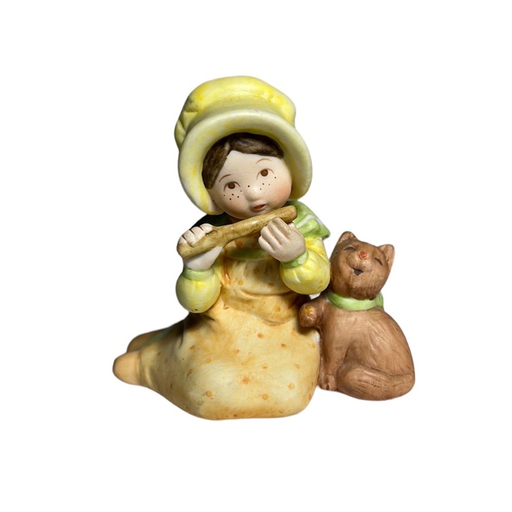 Hollie Hobbie porcelain figurine A Happy Song